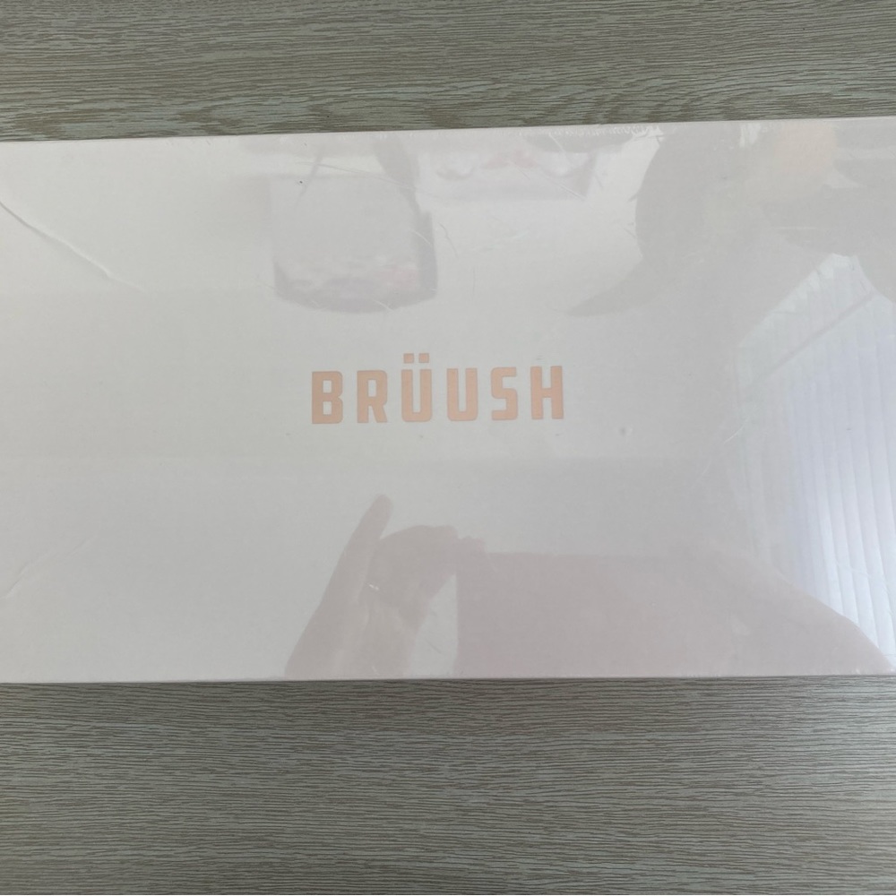 *Jilly ❤️ Box Pink 💗 Electric Toothbrush 🪥 by Bruush